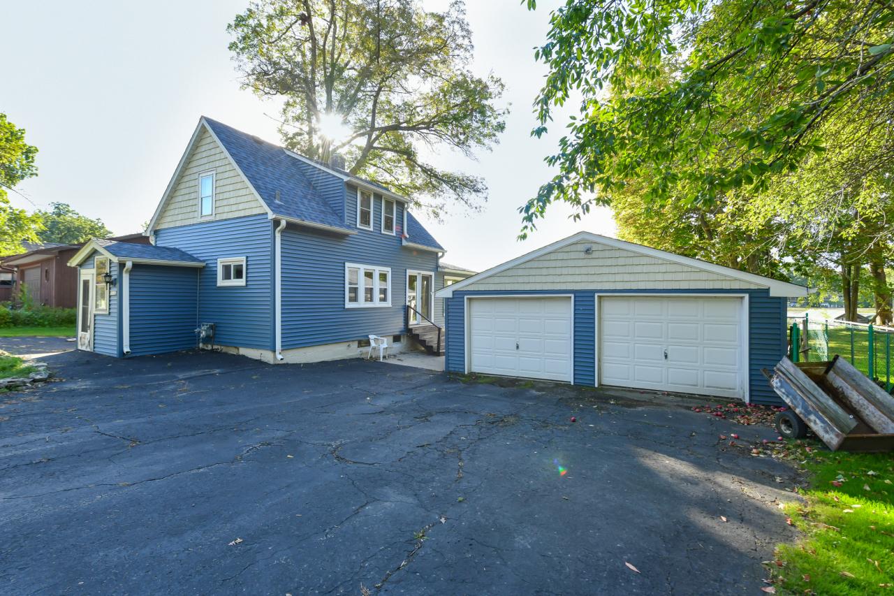 29100 Elm Island, Waterford, WI 53185