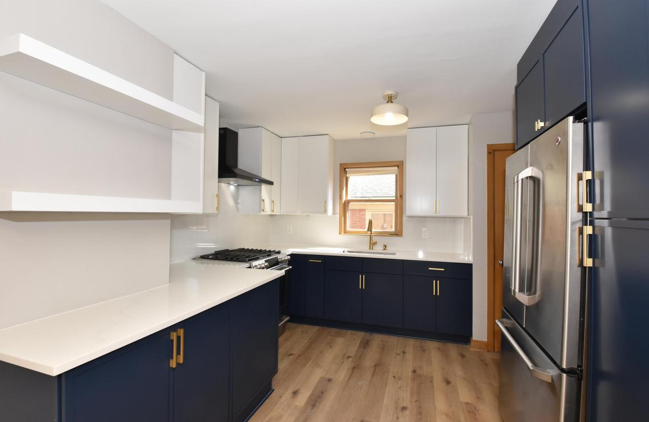 10708 W York Pl, Wauwatosa, WI 53222