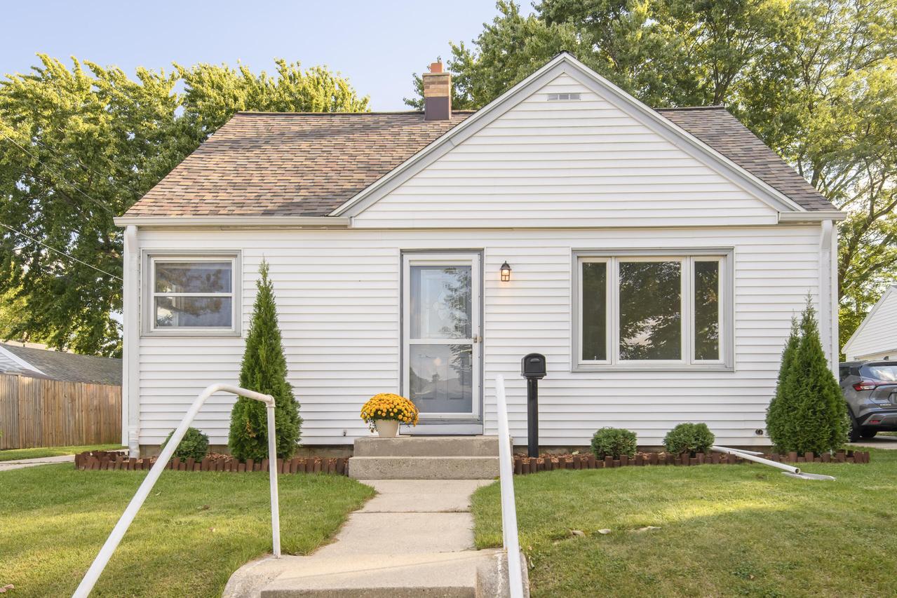6503 W Fremont Pl, Milwaukee, WI 53219