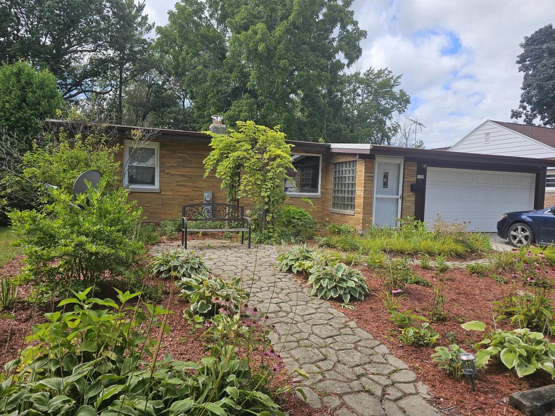 1008 N 23rd St, Manitowoc, WI 54220
