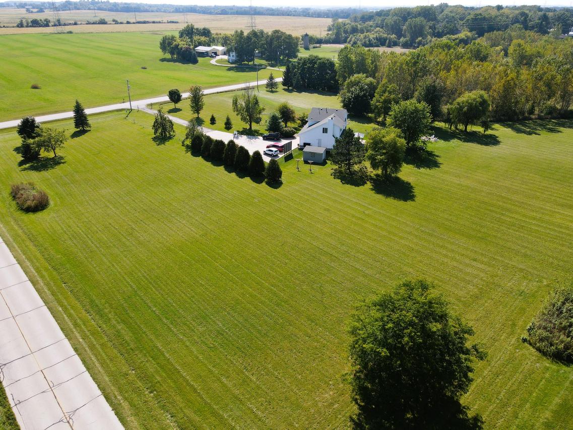 10880 W 7 Mile Rd, Raymond, WI 53126