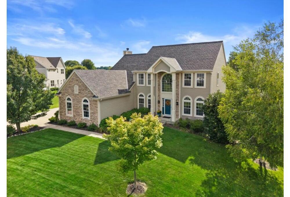 W351N5747 Westshore Rd, Oconomowoc, WI 53066
