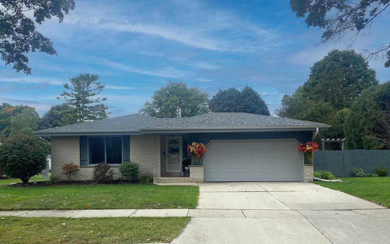 N91W6149 Arbor Dr, Cedarburg, WI 53012