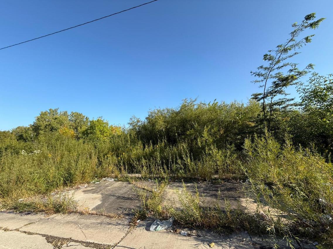 9622 W Allyn St, Milwaukee, WI 53224