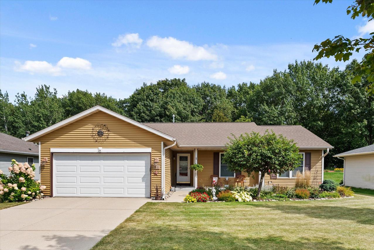 1661 Great Forest, West Bend, WI 53090