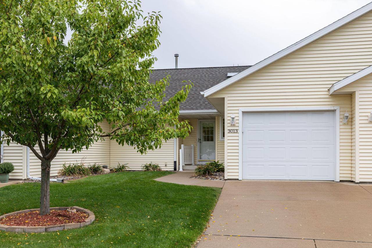 3013 Lakota Pl, La Crosse, WI 54601