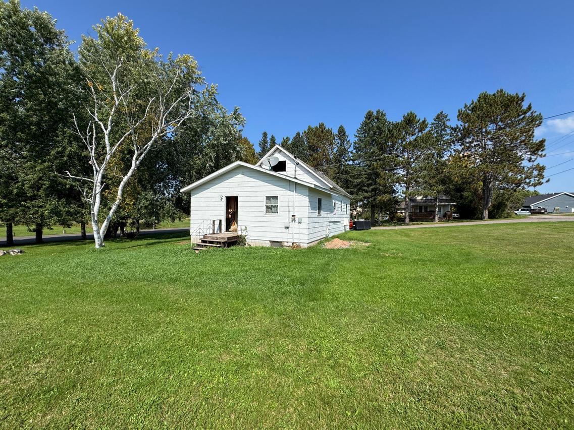 173 Pine St, Jacobs, WI 54527