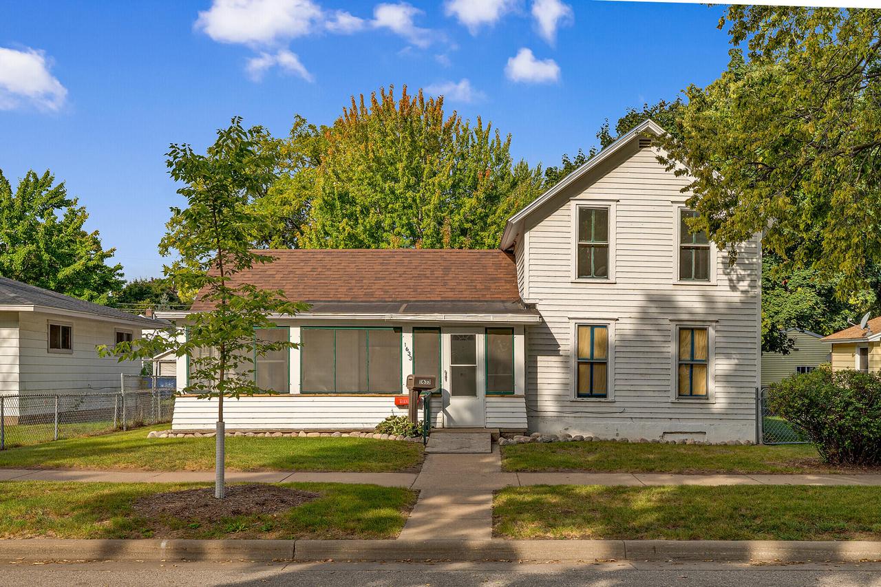 1633 Liberty St, La Crosse, WI 54603