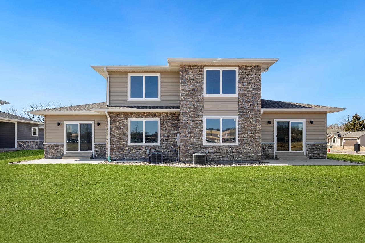 1200 Sween Dr #10, Holmen, WI 54636