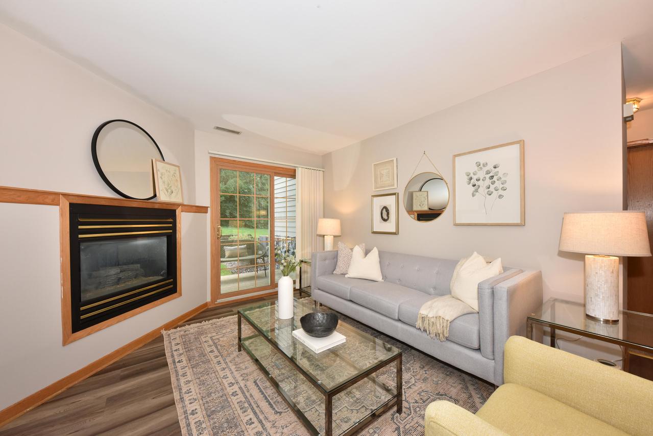 18575 Brookfield Lake #61, Brookfield, WI 53045