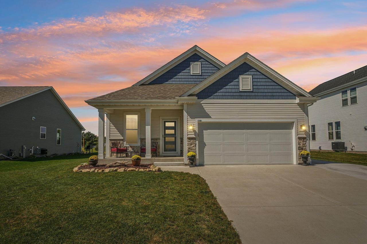 710 River Ridge, Waterford, WI 53185