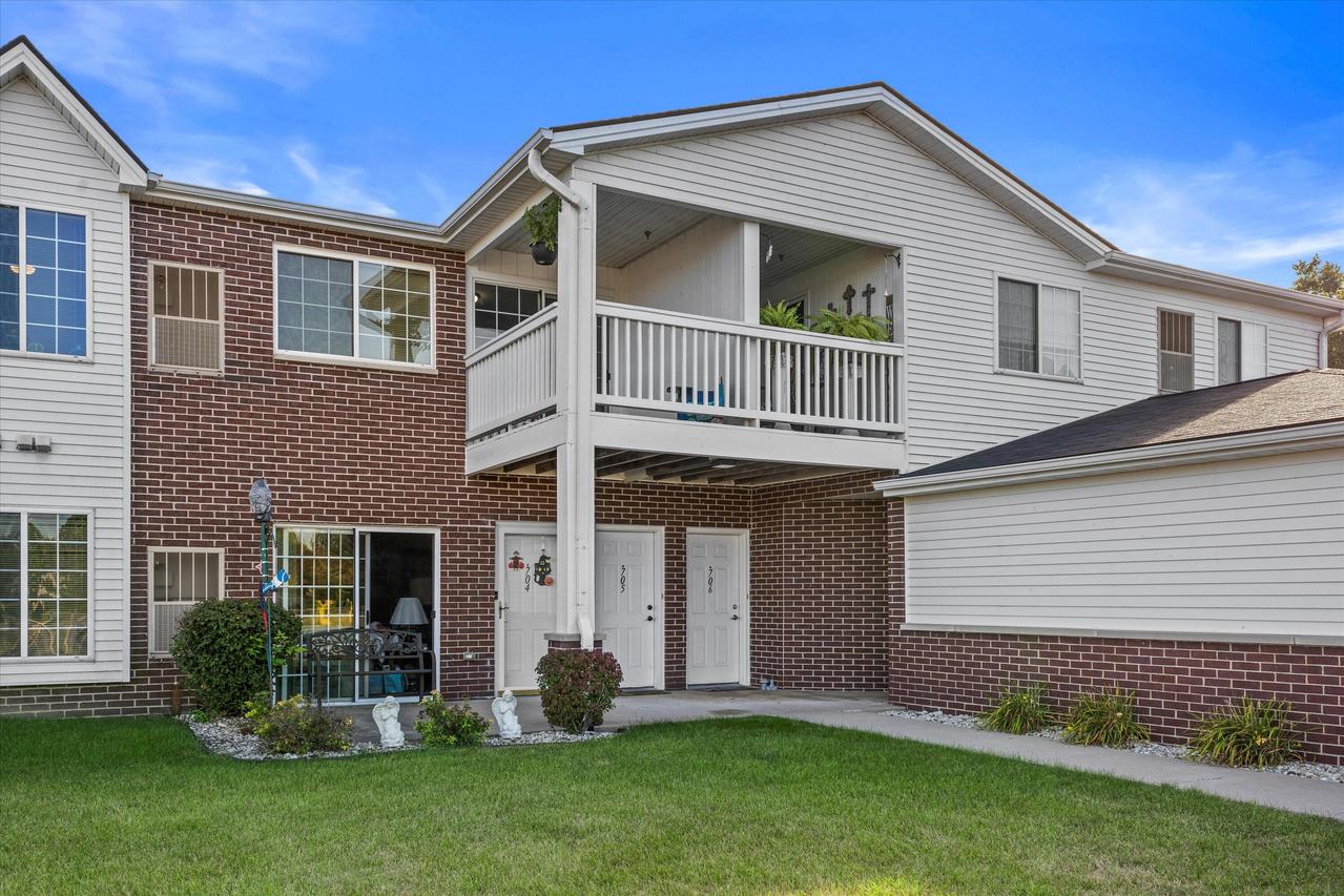 2825 11th Pl #705, Somers, WI 53140