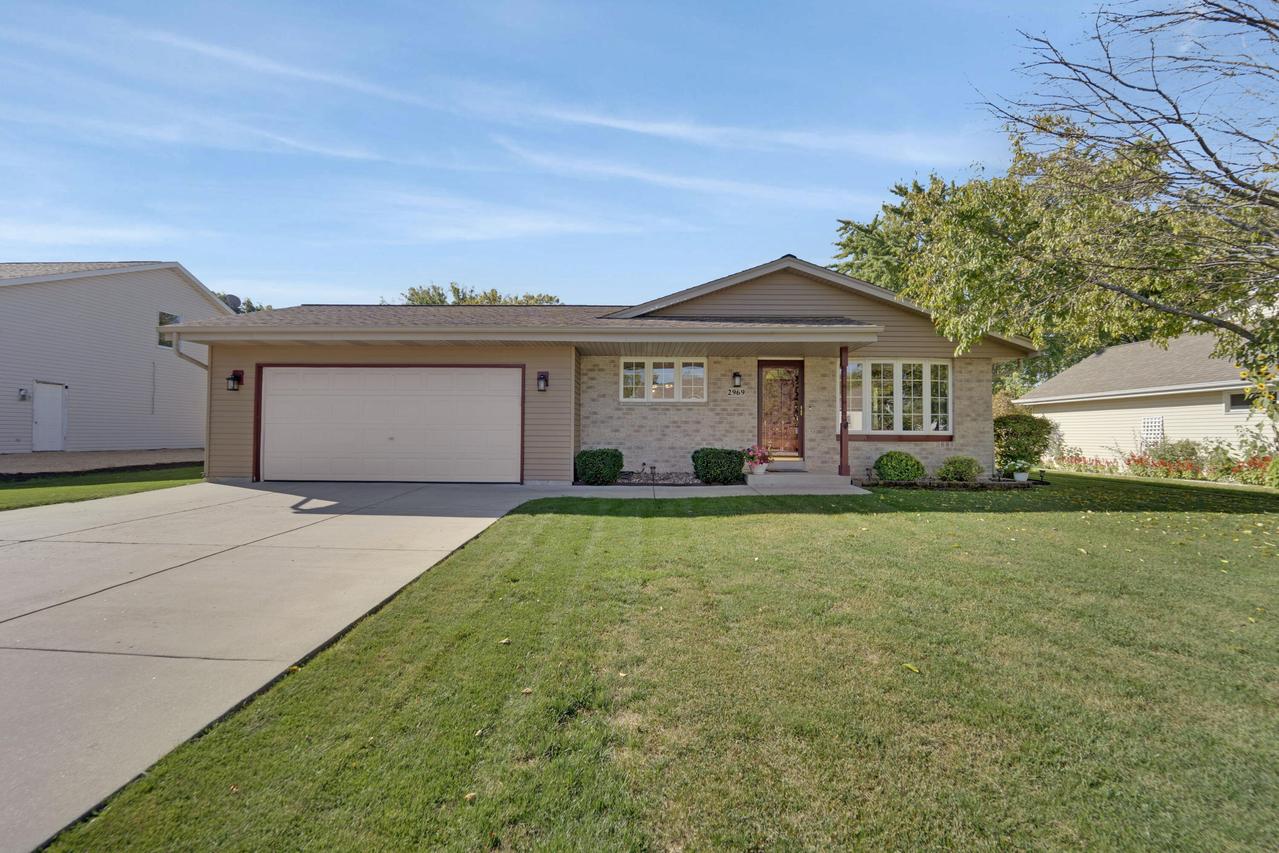 2969 W Bridge St, Greenfield, WI 53221