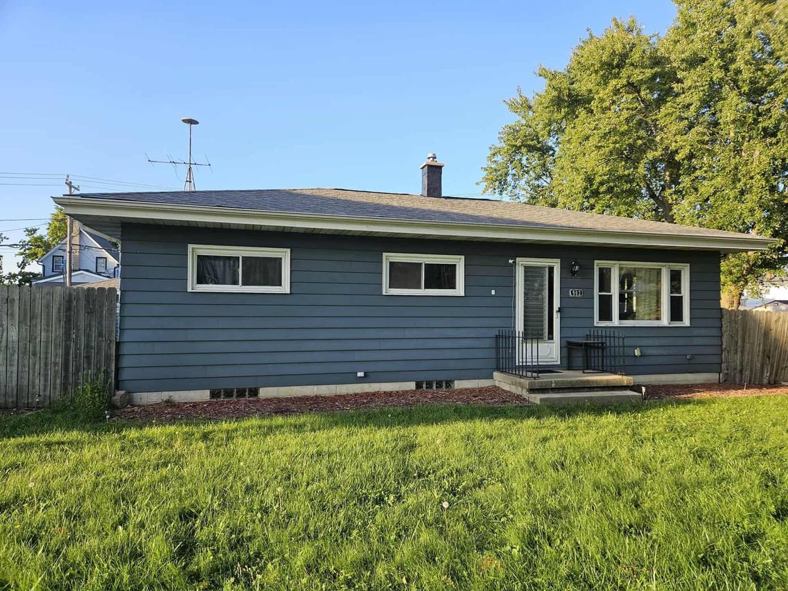 902 Columbia Ave, South Milwaukee, WI 53172