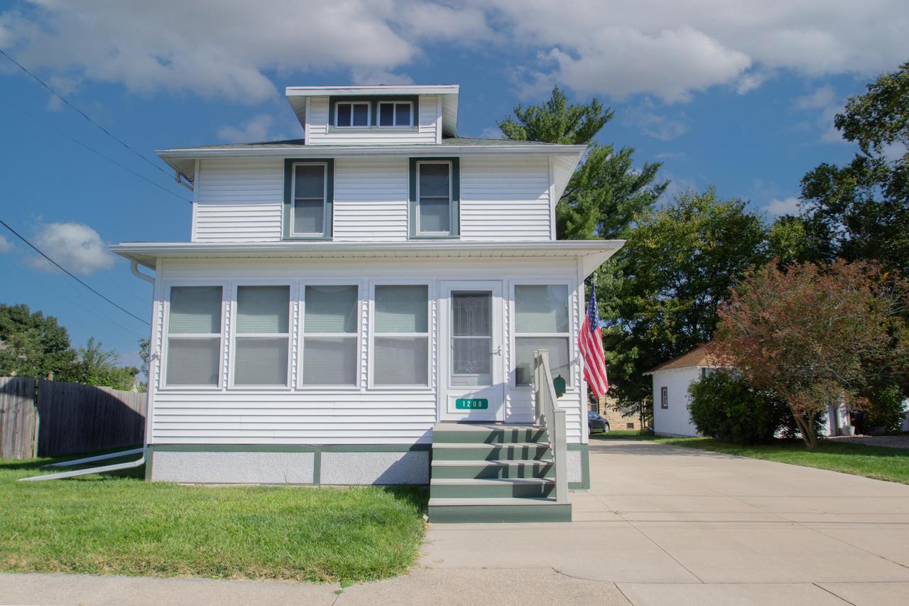 1208 Ruth St, Watertown, WI 53094