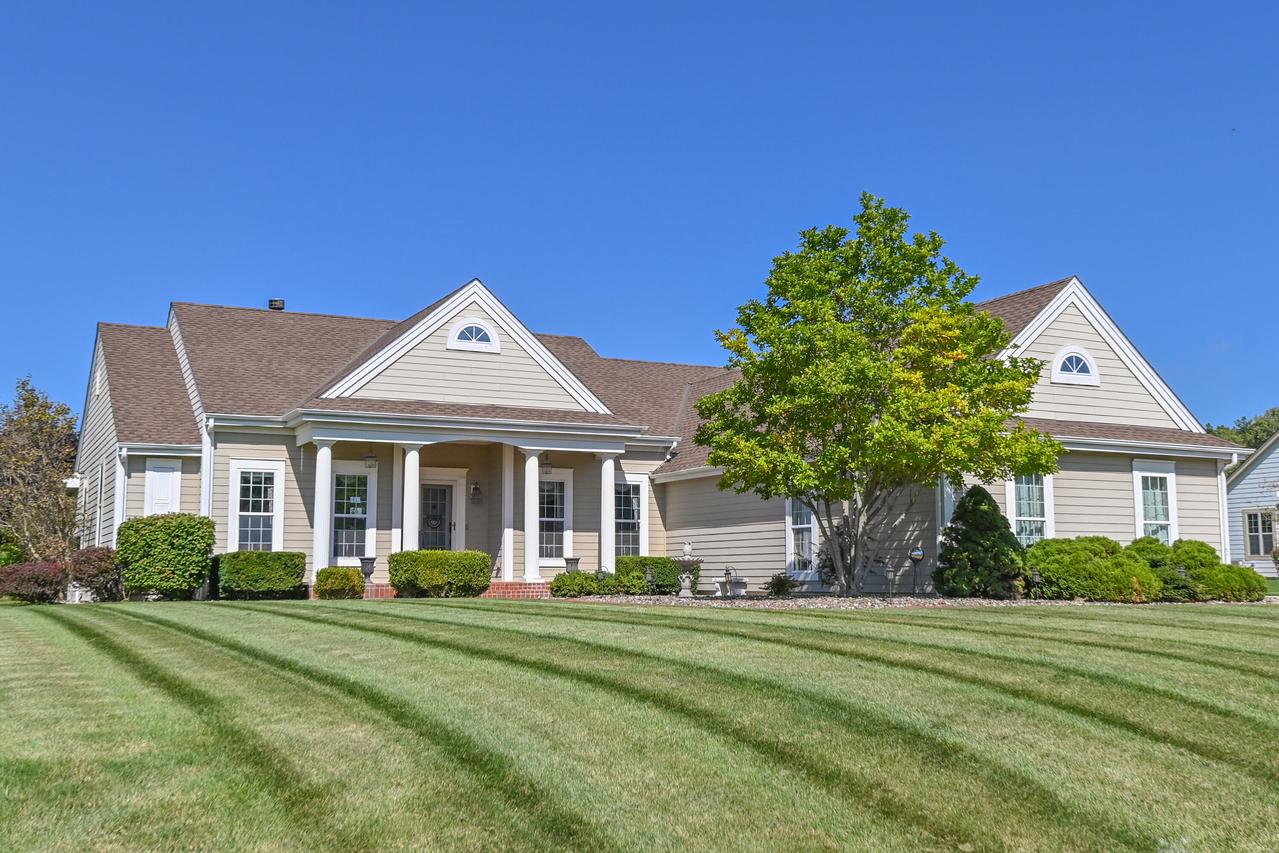 2275 Brookside Dr, Jackson, WI 53037