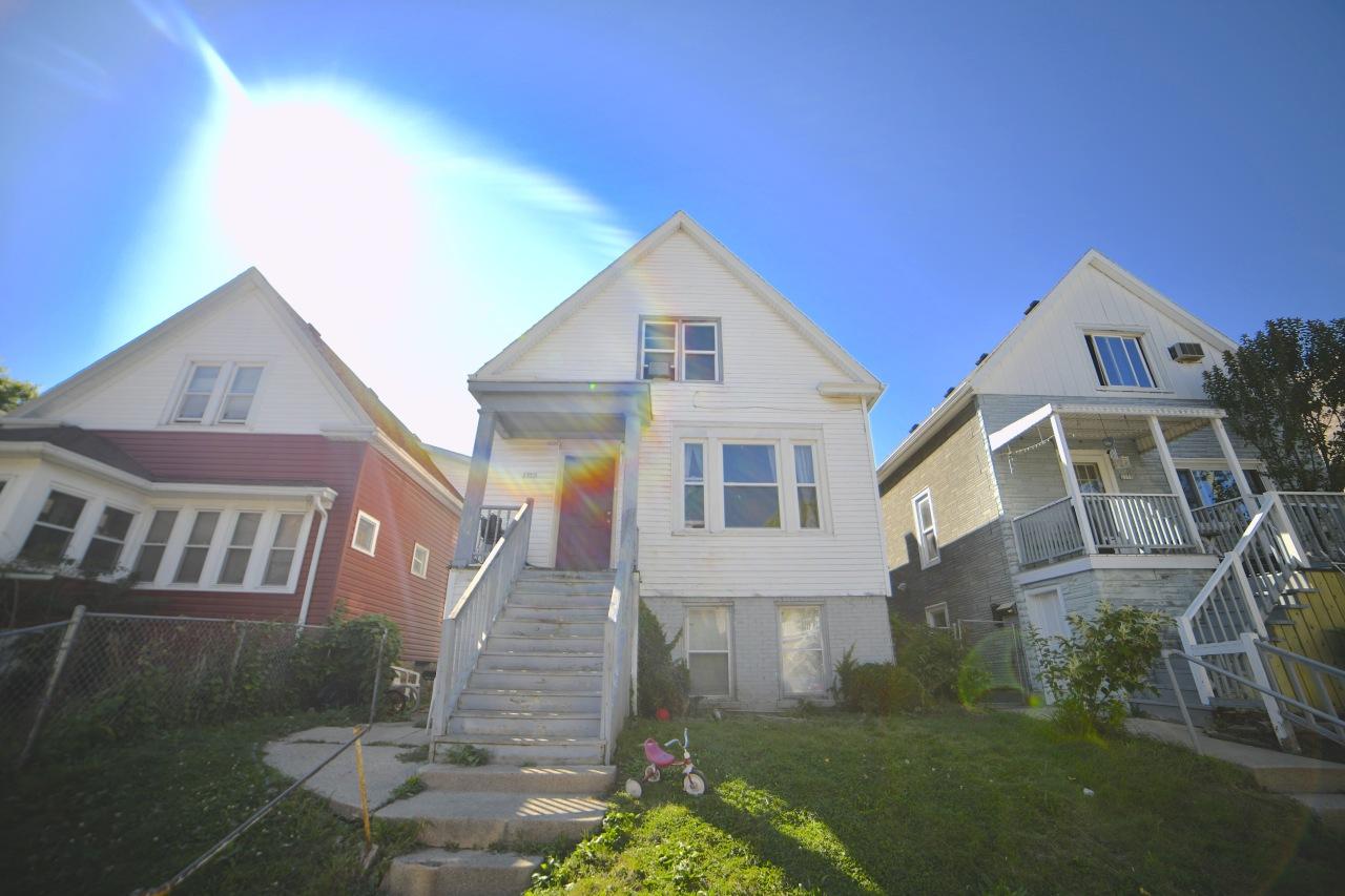 2357 S 11th St, Milwaukee, WI 53215
