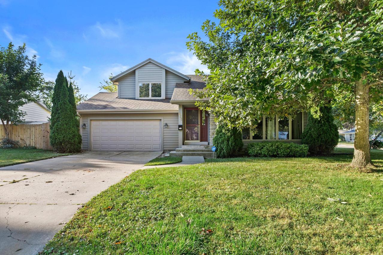 465 Dena Cir, Racine, WI 53402
