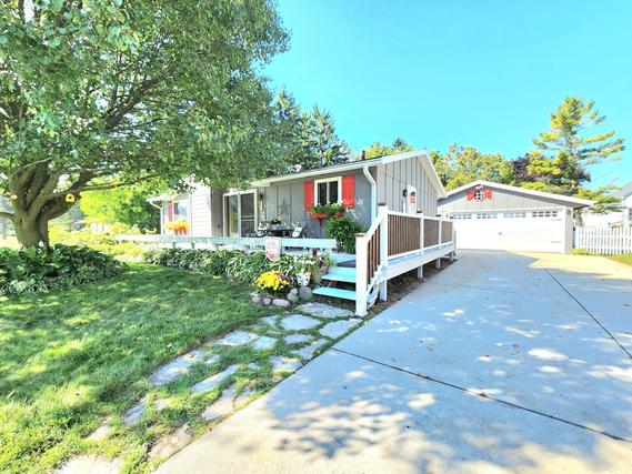 New Homes For Sale This Week That Attend Oostburg Elementary School: September 12th to September 18th