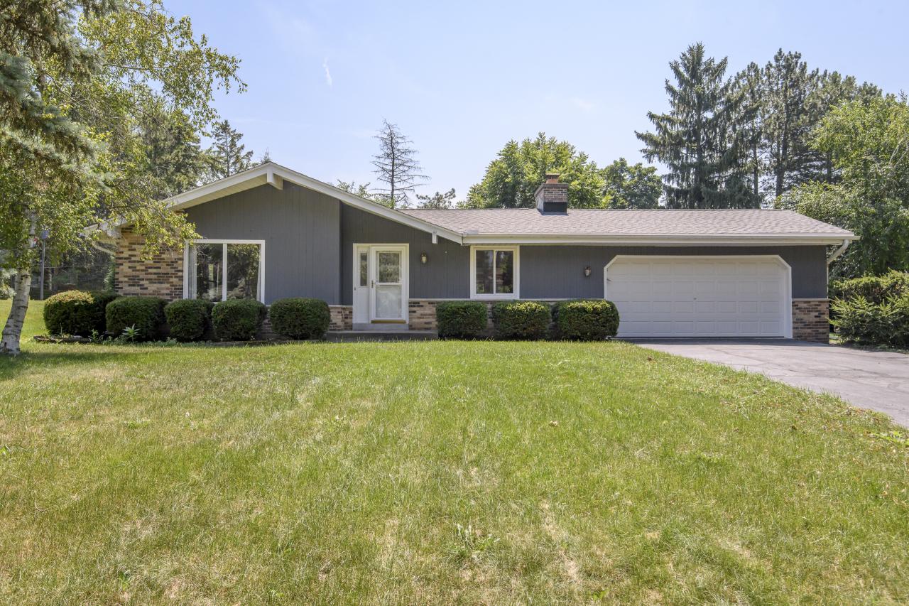 18625 Lola Dr, Brookfield, WI 53045