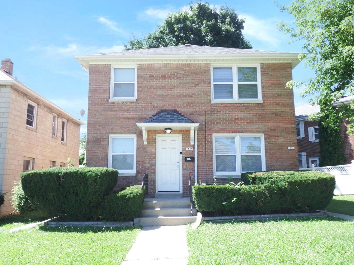 1667 S 54th St #1669, West Milwaukee, WI 53214