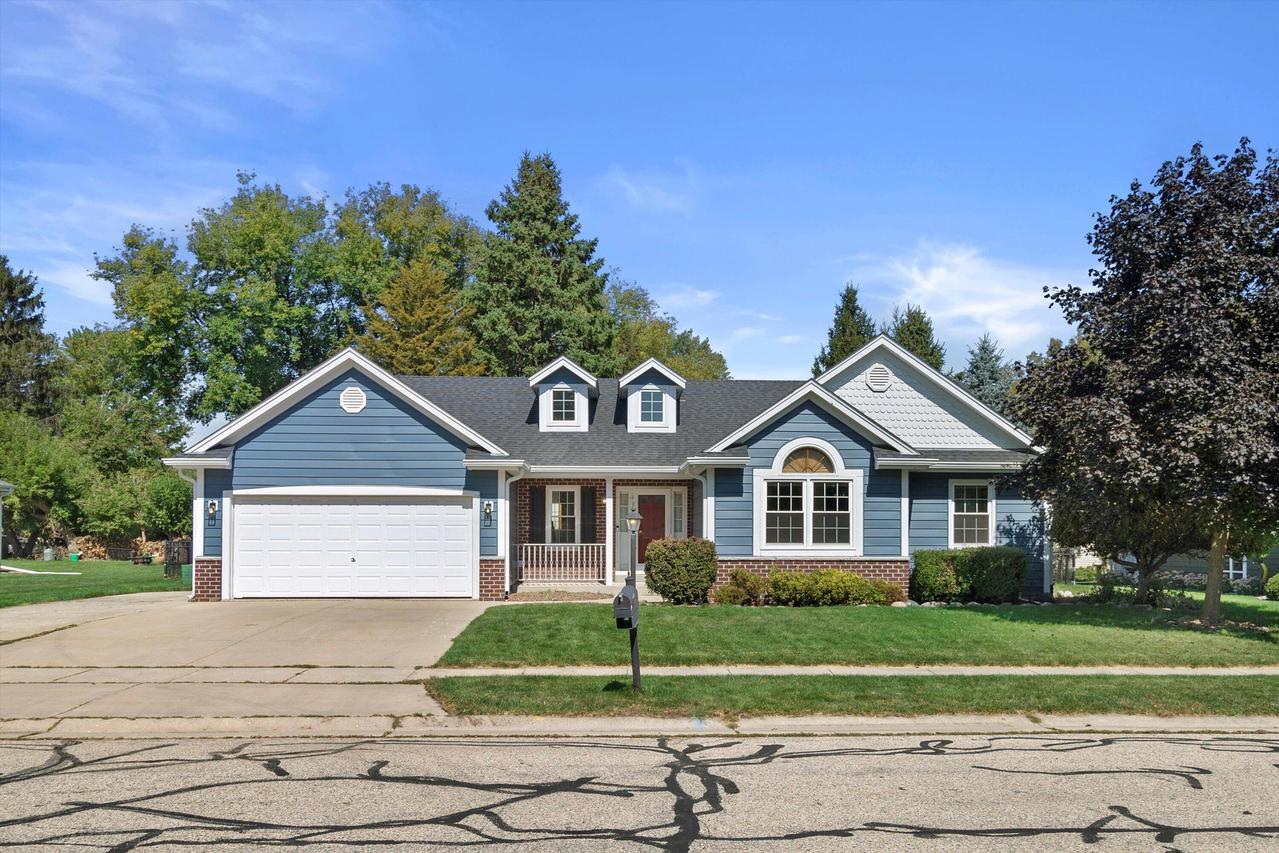 631 Summer Creek, Oconomowoc, WI 53066