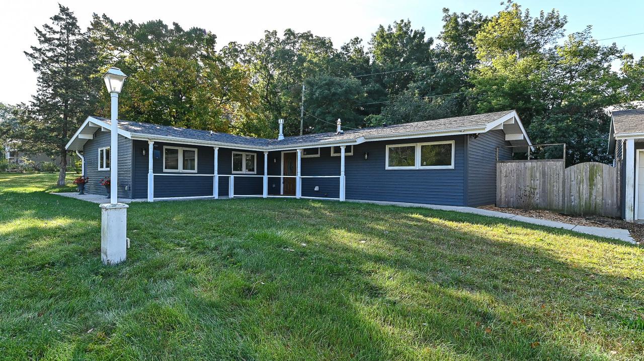 6727 Lincolnshire Dr, Mount Pleasant, WI 53403