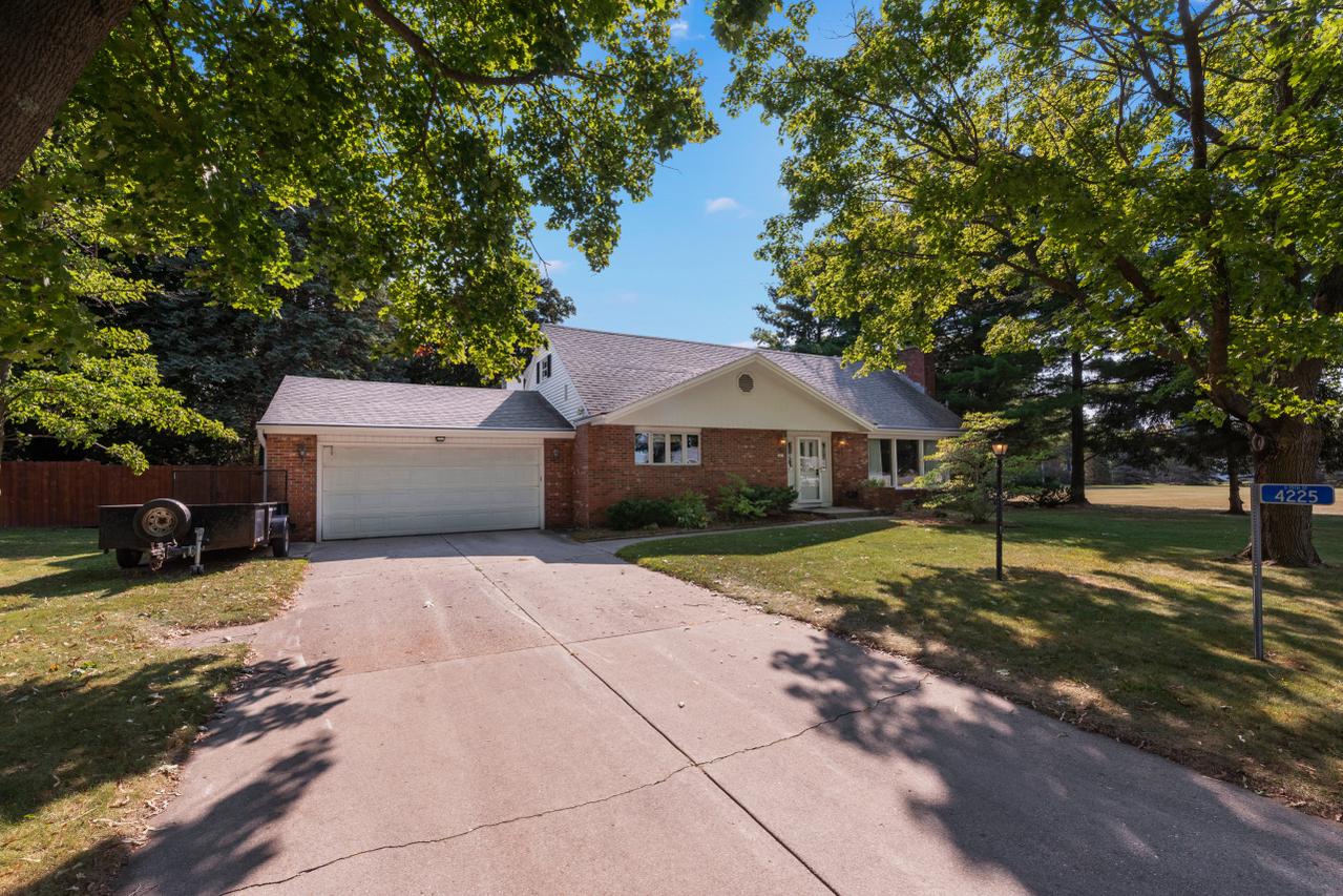 4225 S 15th St, Wilson, WI 53081
