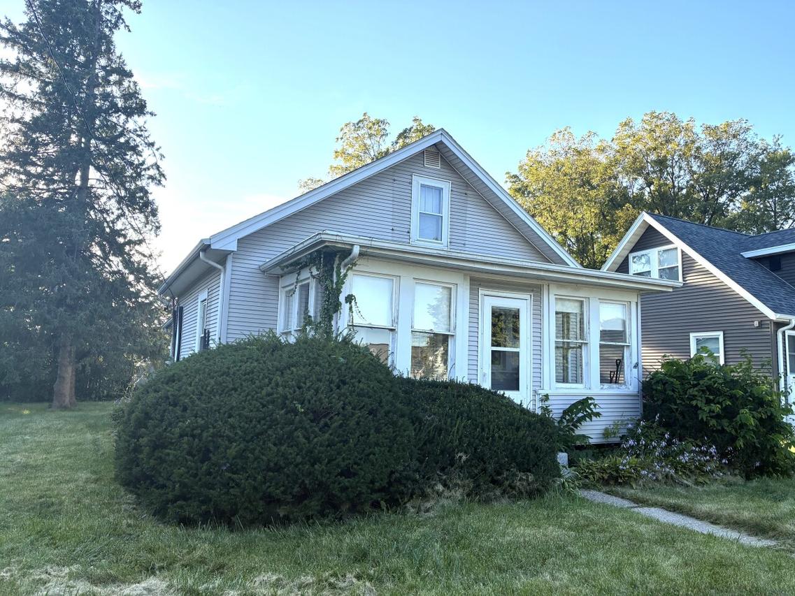 1511 Lowell St, Janesville, WI 53545