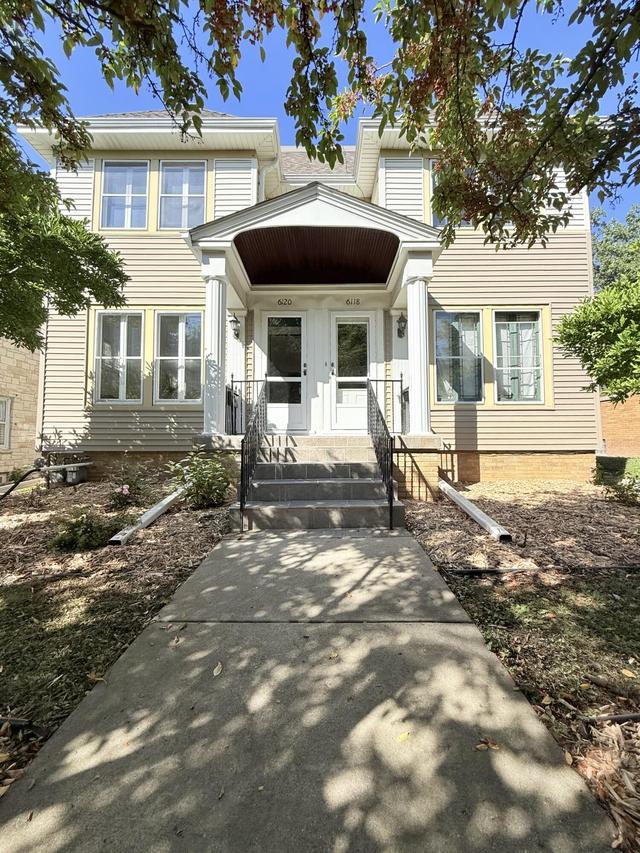 6118 W Wisconsin Ave, Wauwatosa, WI 53213