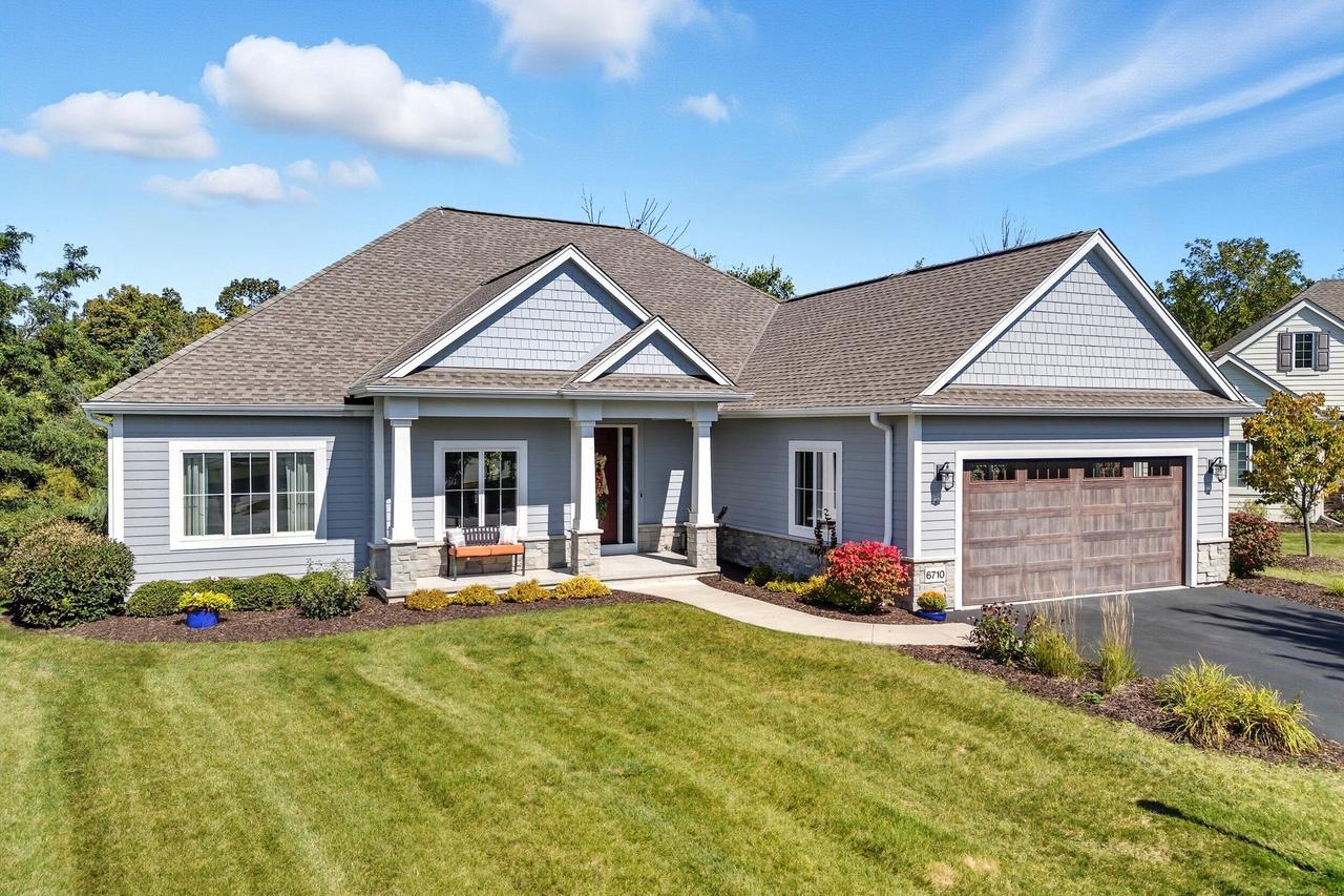 6710 W River Birch Dr, Mequon, WI 53092