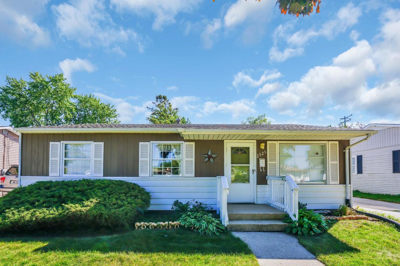 2525 Diane Ave, Racine, WI 53404