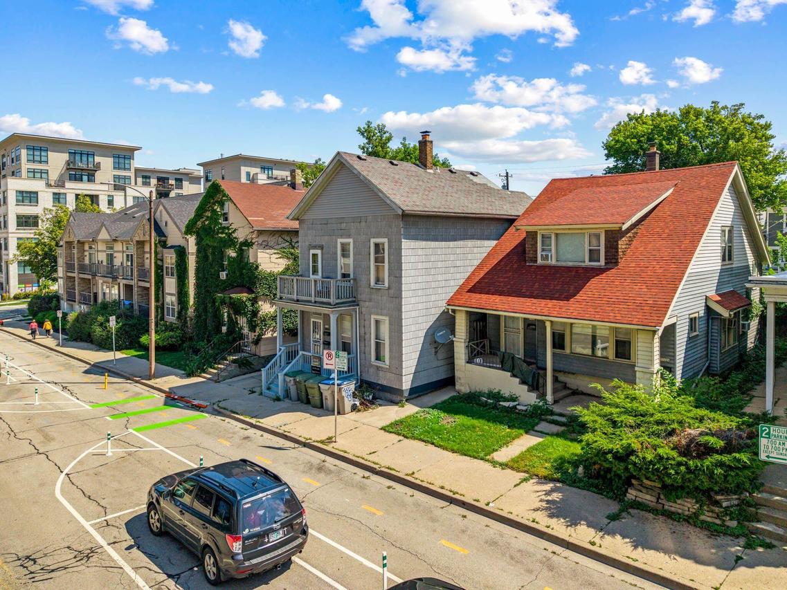 1522 N Van Buren St, Milwaukee, WI 53202