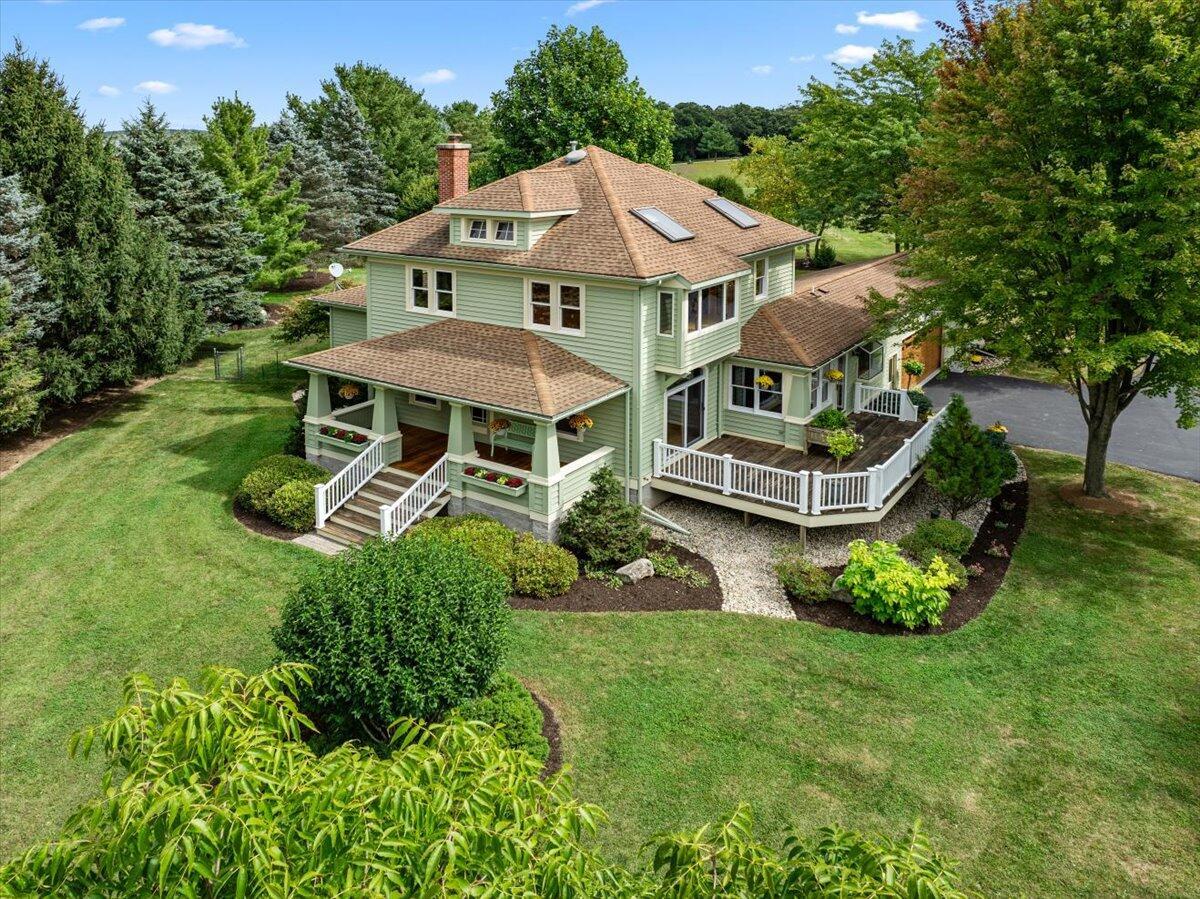 427 N Maple Ln, Rochester, WI 53105