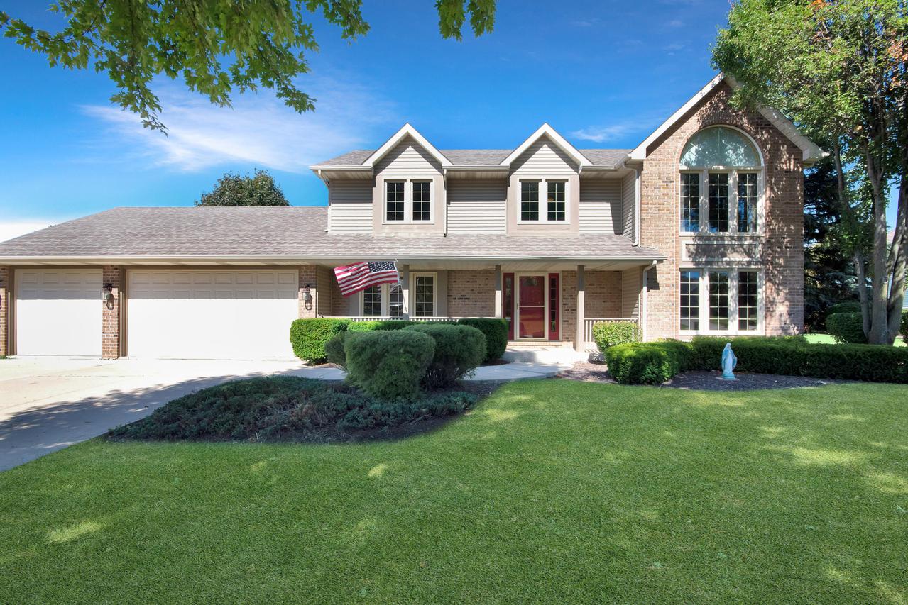 24412 118th St, Salem Lakes, WI 53179
