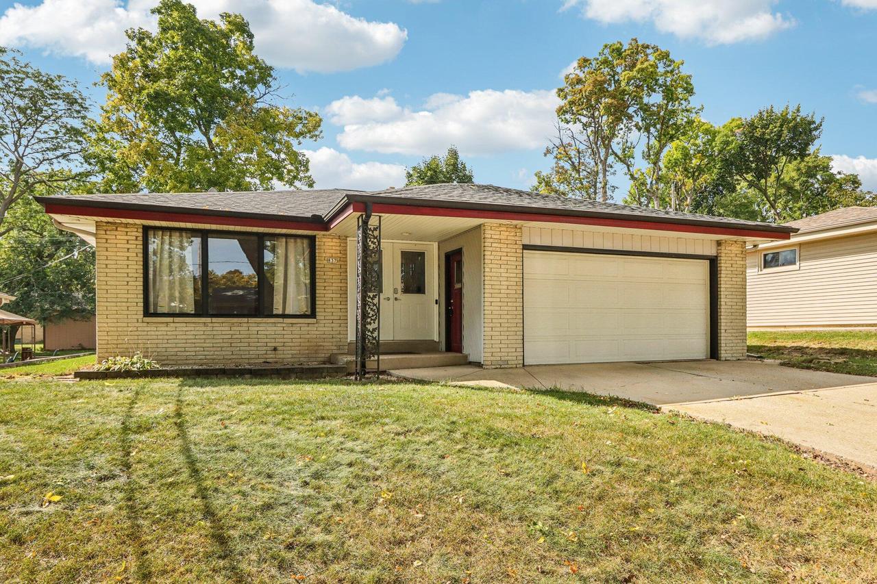837 S 88th St, West Allis, WI 53214