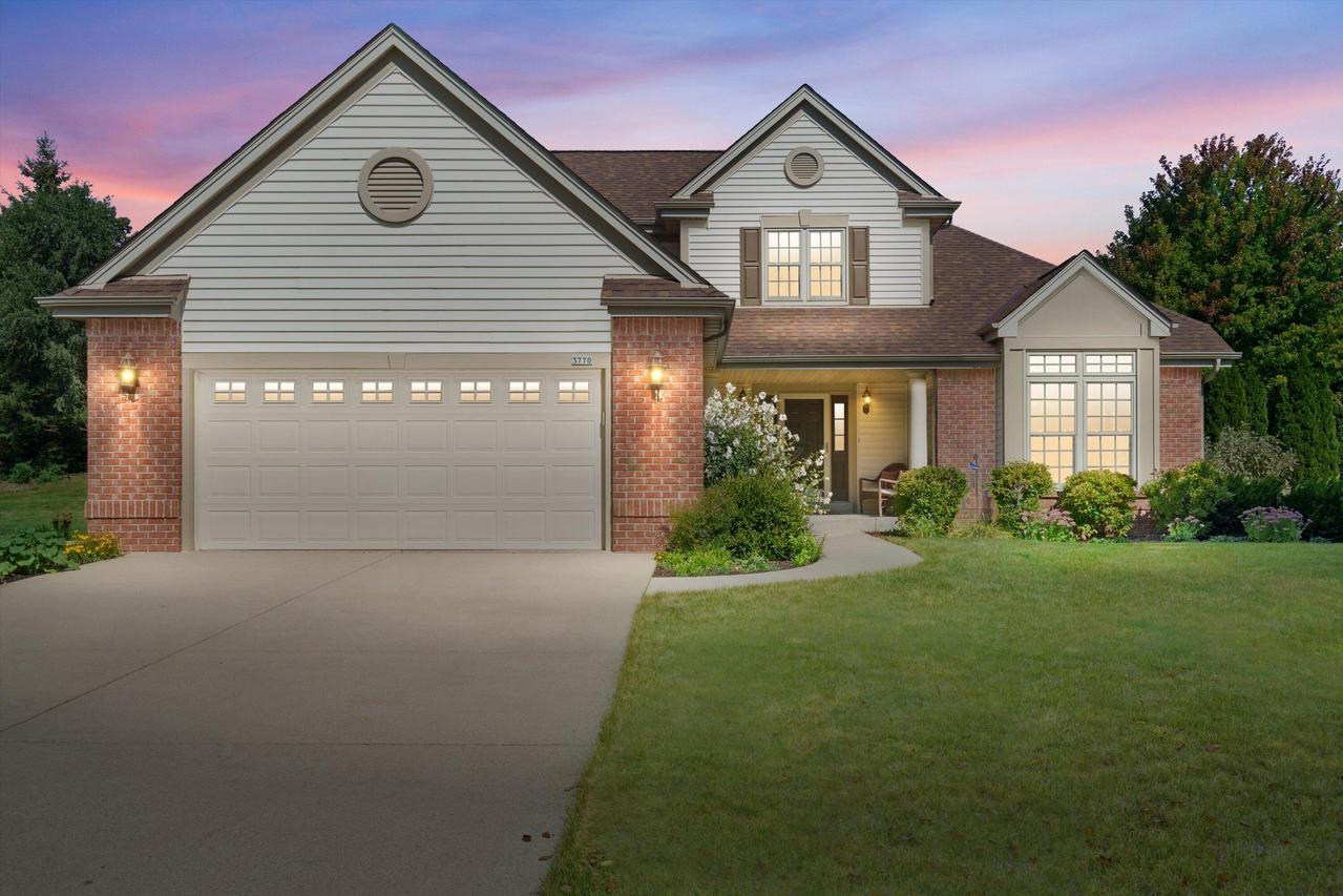 3770 E Stargrass Ln, Oak Creek, WI 53154