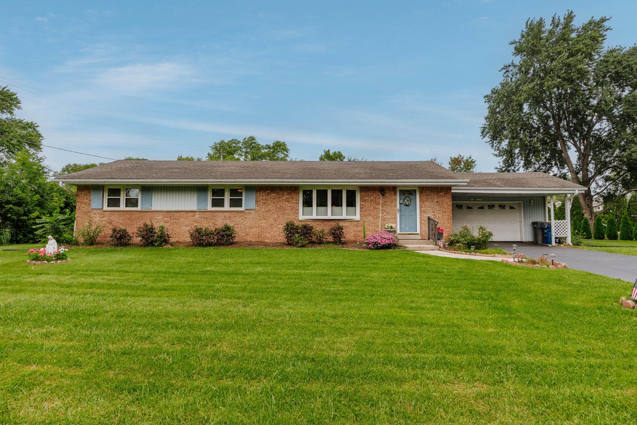 S63W13178 Windsor Rd, Muskego, WI 53150