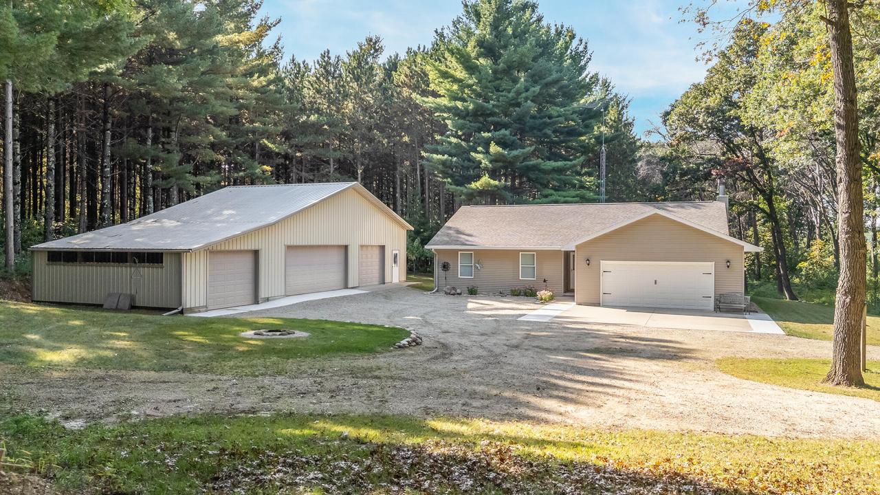 N210 25th Dr, Warren, WI 54960