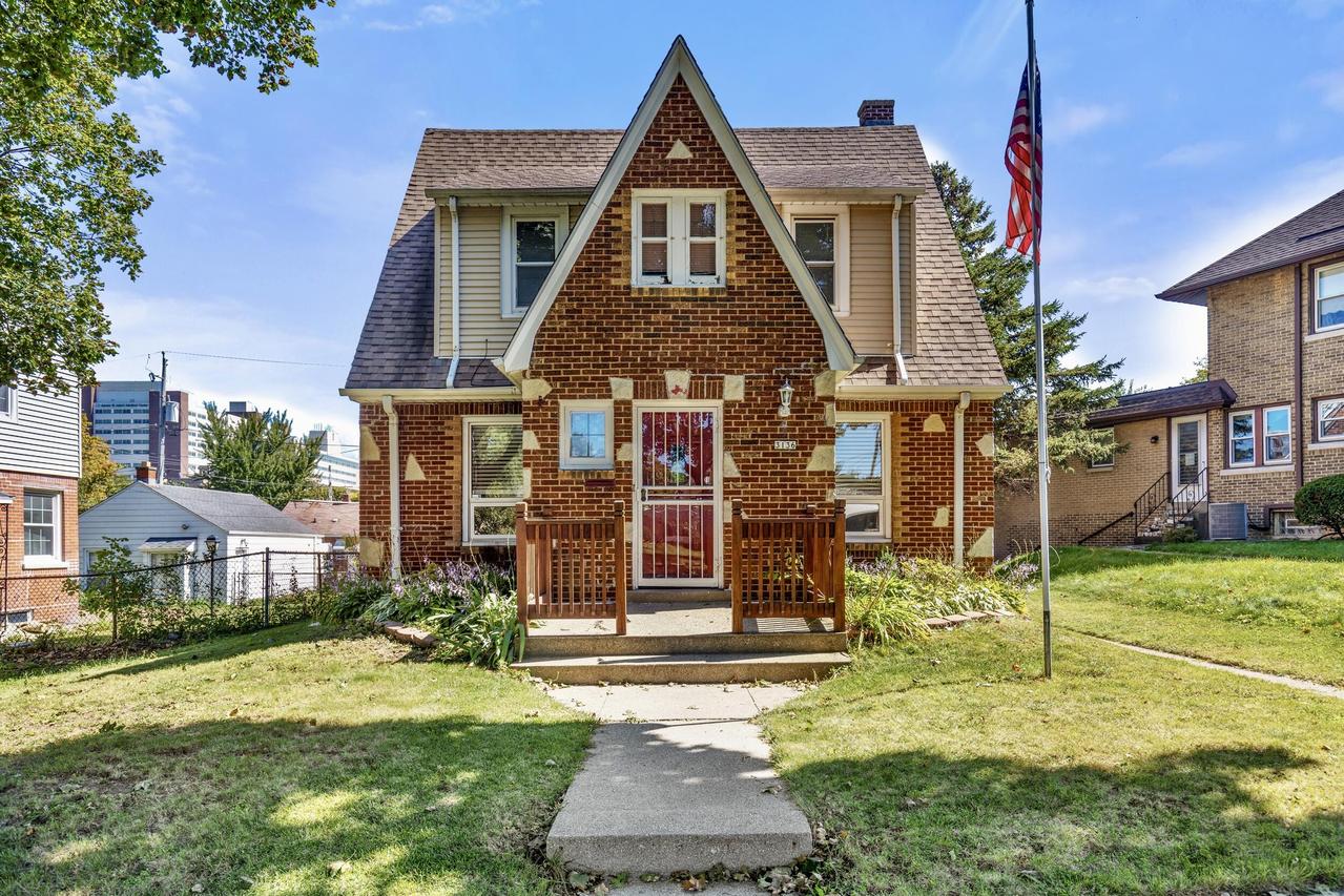 3136 S 33rd St., Milwaukee, WI 53215