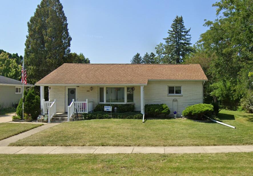 1522 River Dr, Watertown, WI 53094