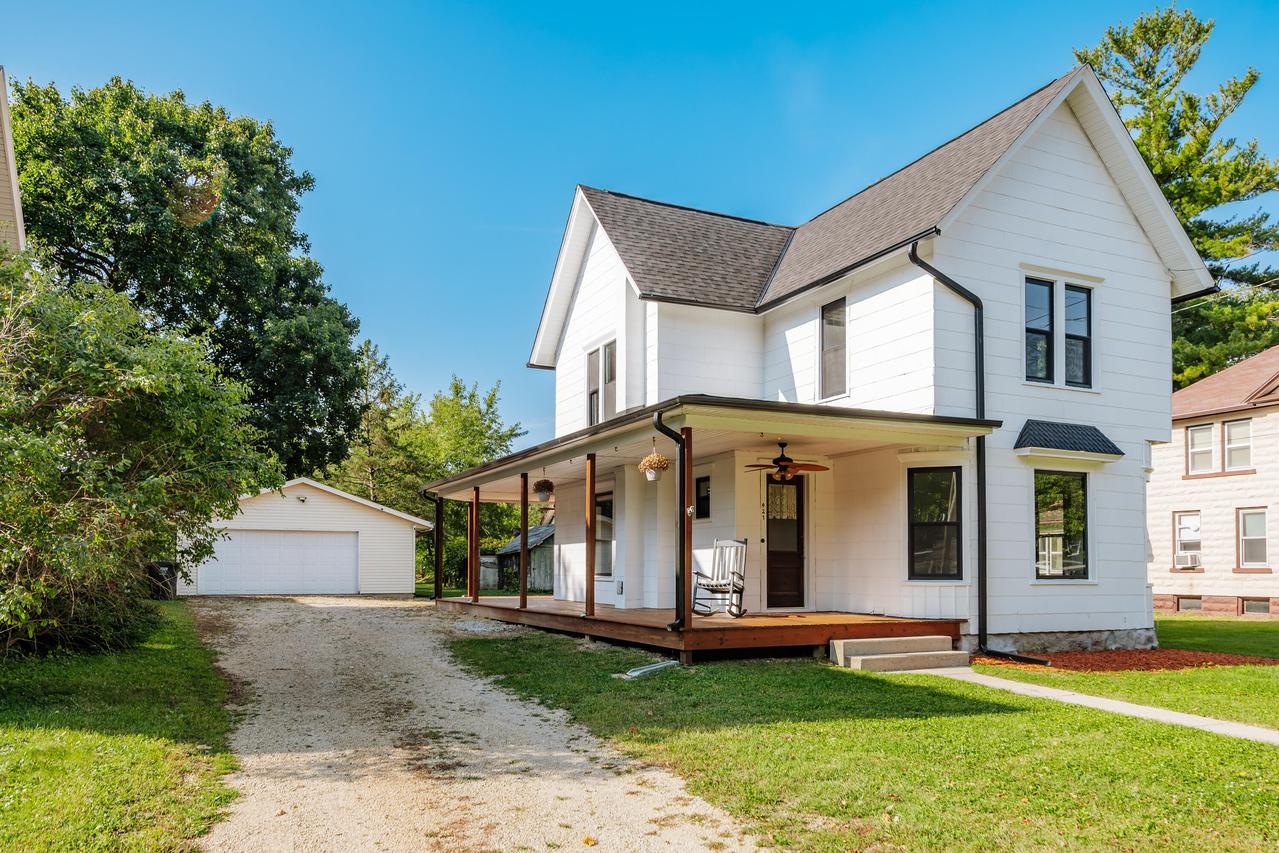 427 E Madison Ave, Milton, WI 53563