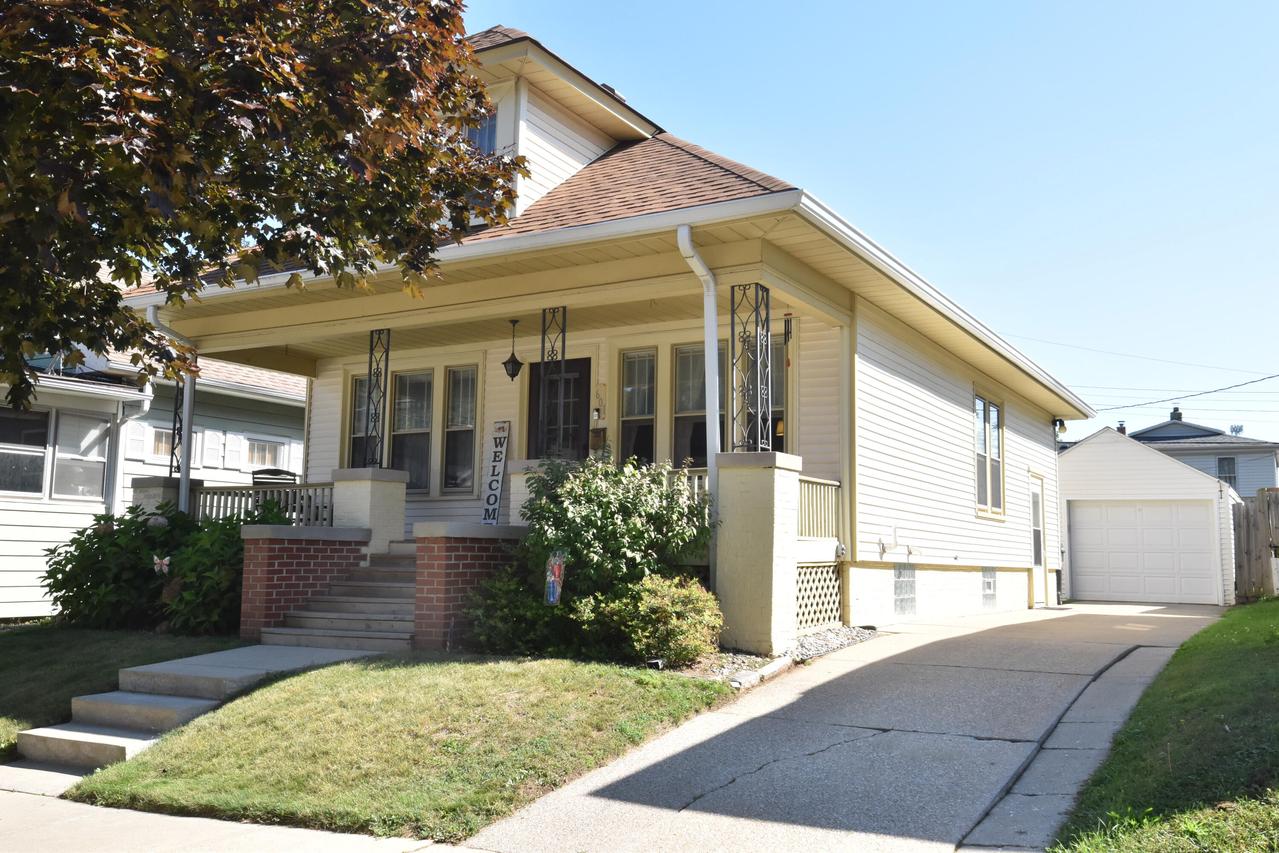 601 Blaine Ave, Racine, WI 53405