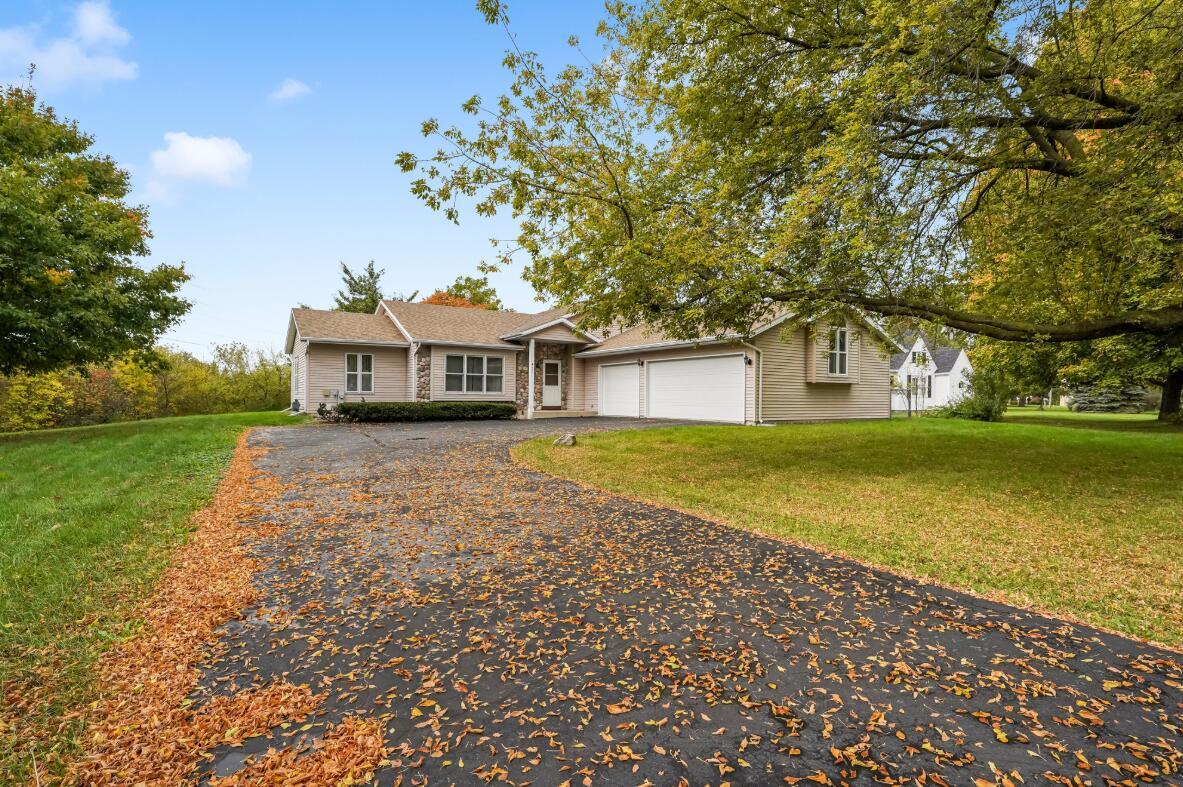 9371 S Chicago Rd, Oak Creek, WI 53154