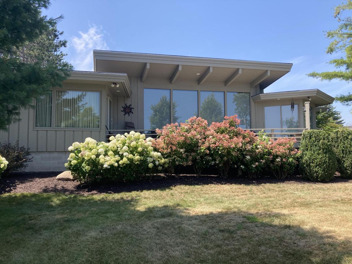 7064 Sauk Trail Beach, Belgium, WI 53013