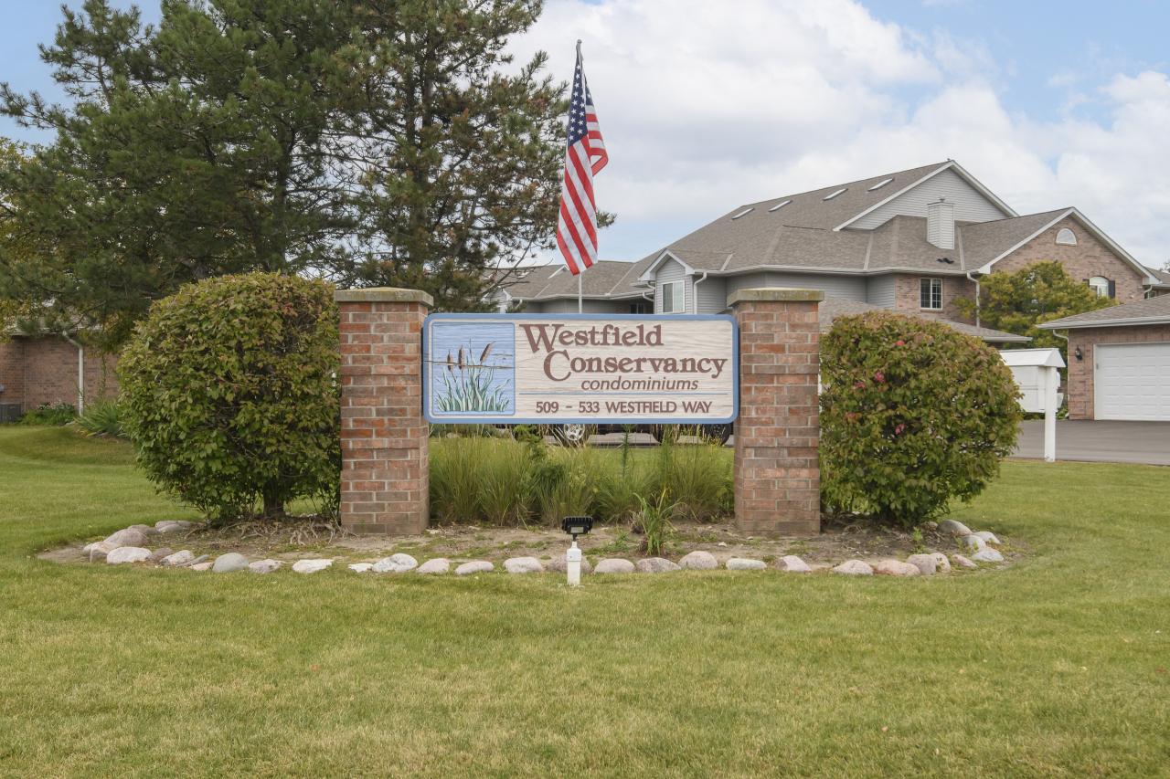 533 Westfield Way #C, Pewaukee, WI 53072
