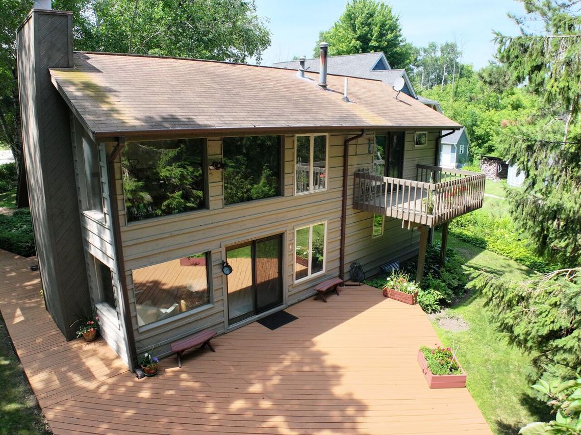 4992 Lake Bluff, Belgium, WI 53074