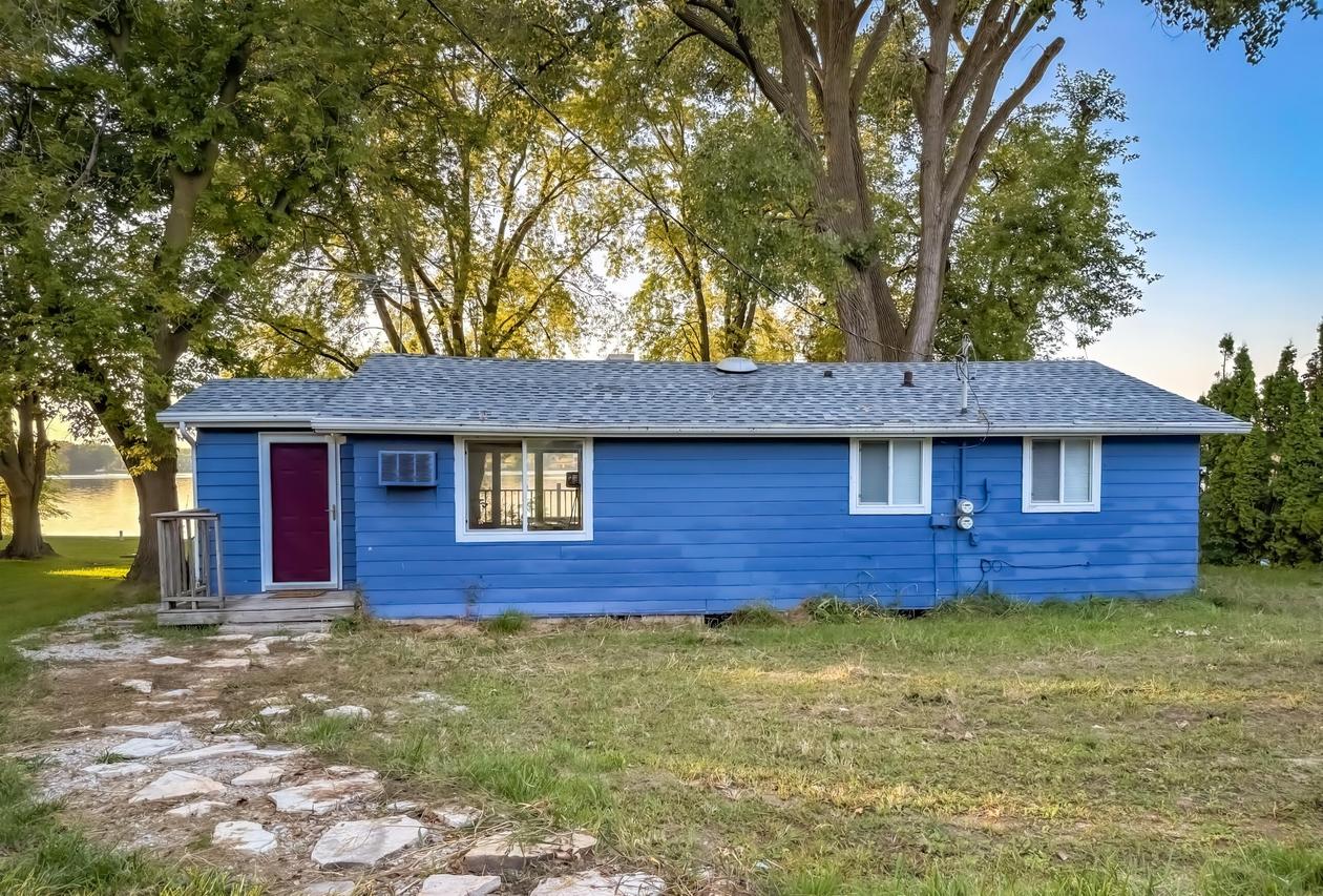 W11024 Glen Dr, Westford, WI 53916