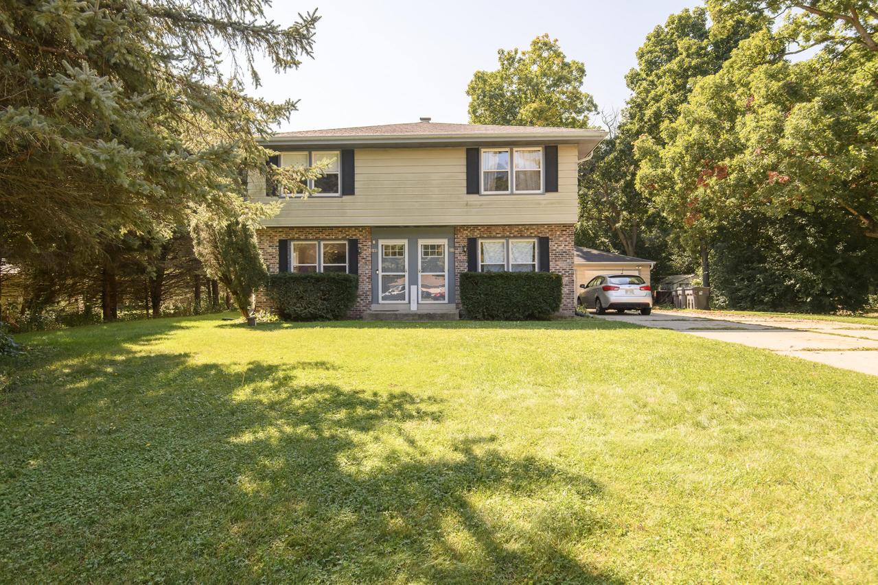 215 W Pembroke Way #217, Wales, WI 53183