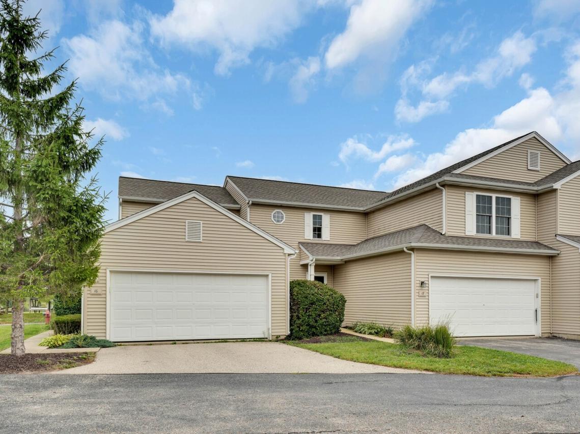 1400 Hunters Ridge #17, Genoa City, WI 53128